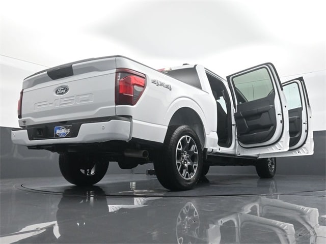 new 2024 Ford F-150 car, priced at $47,372