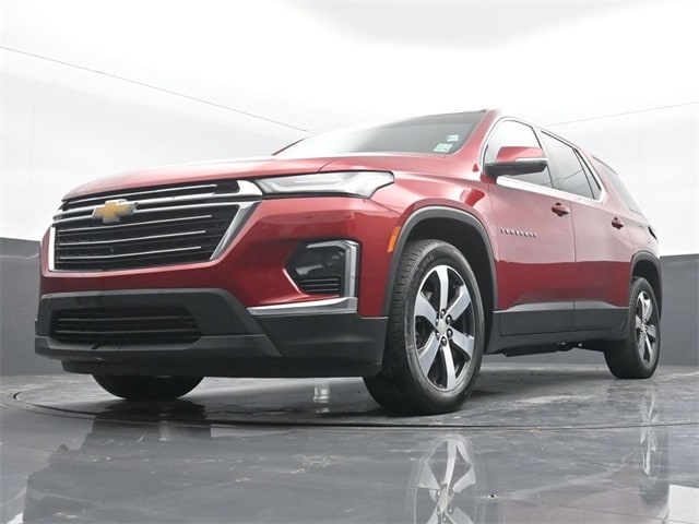 used 2022 Chevrolet Traverse car, priced at $30,194