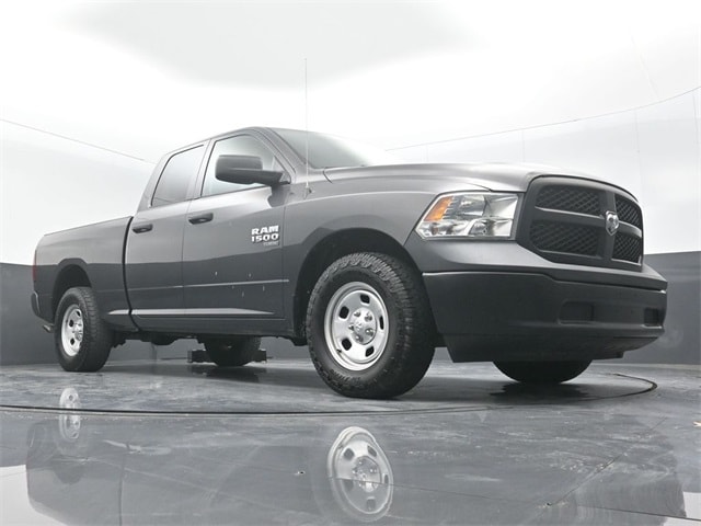 used 2019 Ram 1500 Classic car, priced at $18,554