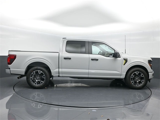 new 2024 Ford F-150 car, priced at $43,395