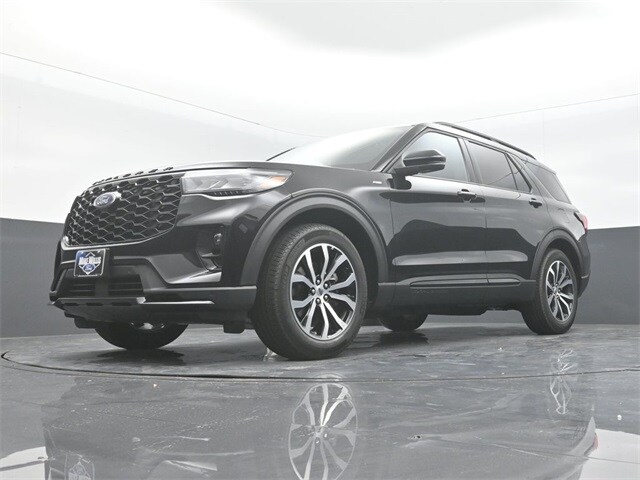 new 2025 Ford Explorer car, priced at $43,590