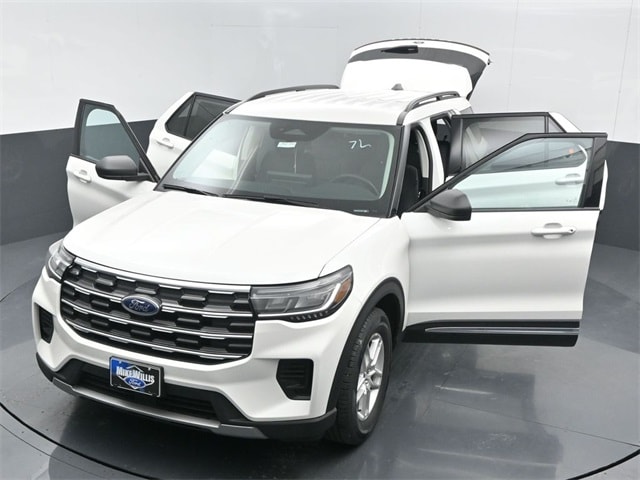 new 2025 Ford Explorer car, priced at $40,245