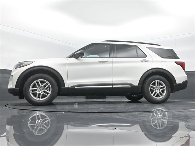 new 2025 Ford Explorer car, priced at $40,245