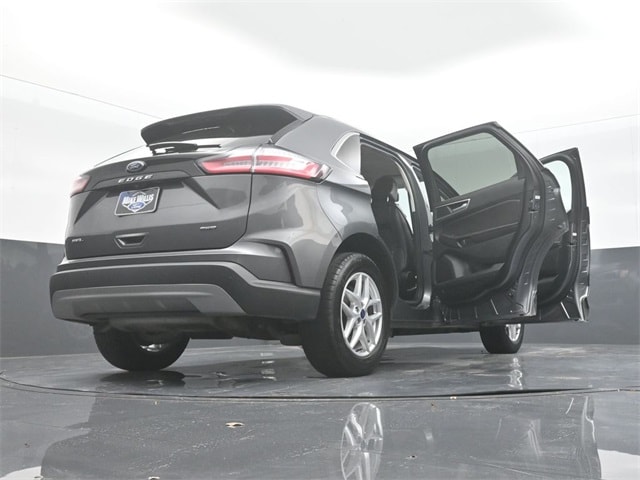 used 2022 Ford Edge car