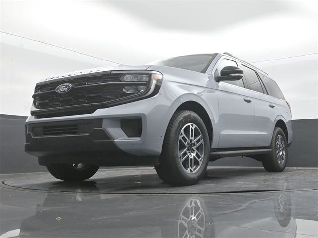 new 2025 Ford Expedition car, priced at $69,205