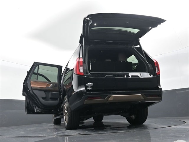 new 2025 Ford Expedition car, priced at $86,795