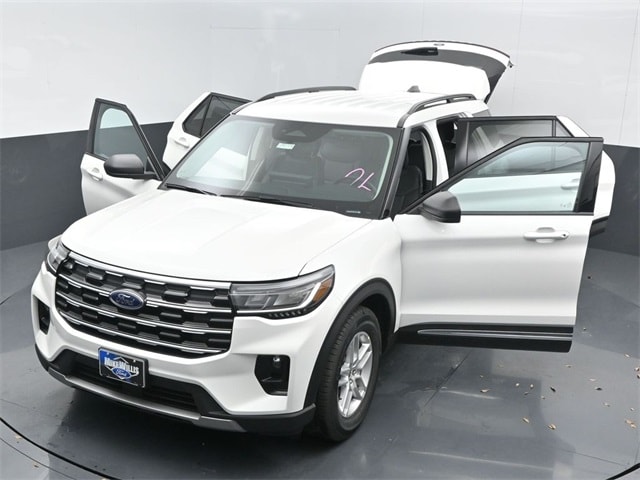 new 2025 Ford Explorer car, priced at $42,105