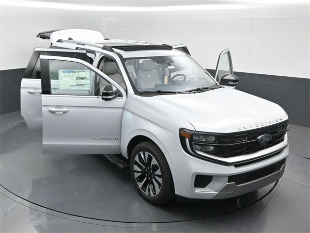 new 2025 Ford Expedition car, priced at $82,435