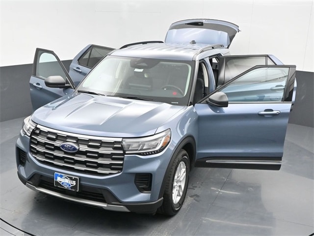 new 2025 Ford Explorer car, priced at $38,345