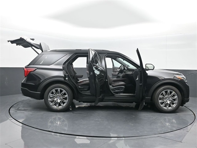 new 2025 Ford Explorer car, priced at $50,345