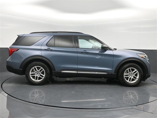 new 2025 Ford Explorer car, priced at $38,345