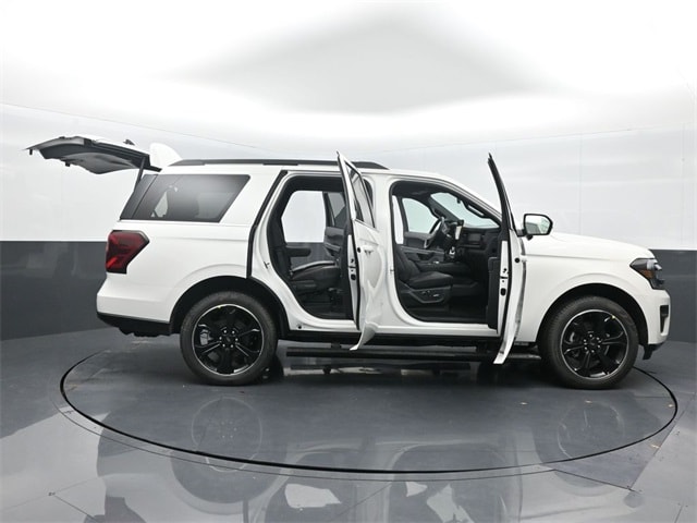 new 2024 Ford Expedition car, priced at $72,460