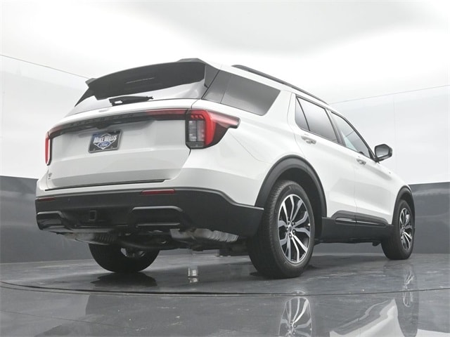 new 2025 Ford Explorer car, priced at $42,885