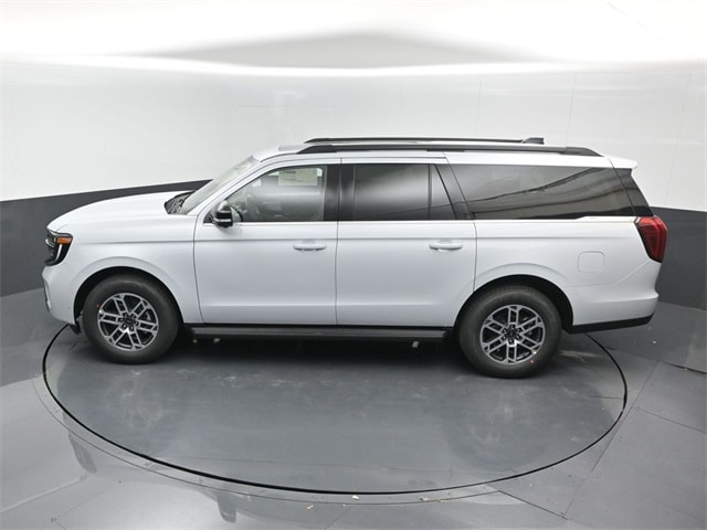 new 2025 Ford Expedition car, priced at $71,210