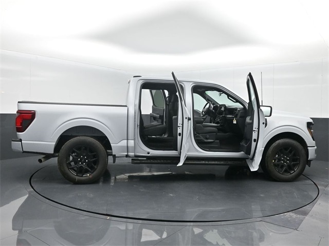 new 2025 Ford F-150 car, priced at $49,365