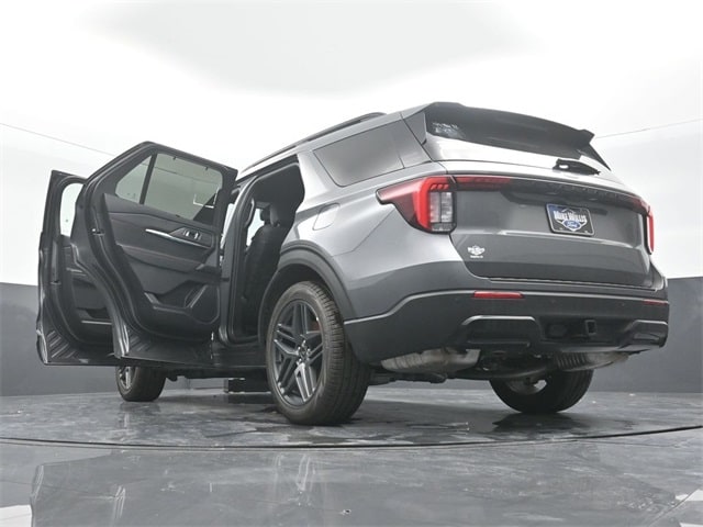 new 2025 Ford Explorer car, priced at $46,445