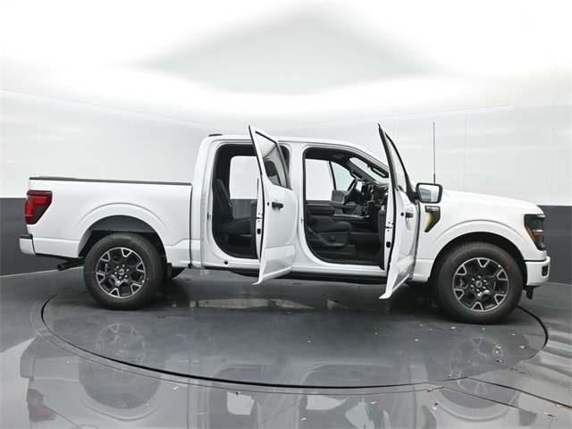 new 2024 Ford F-150 car, priced at $48,522