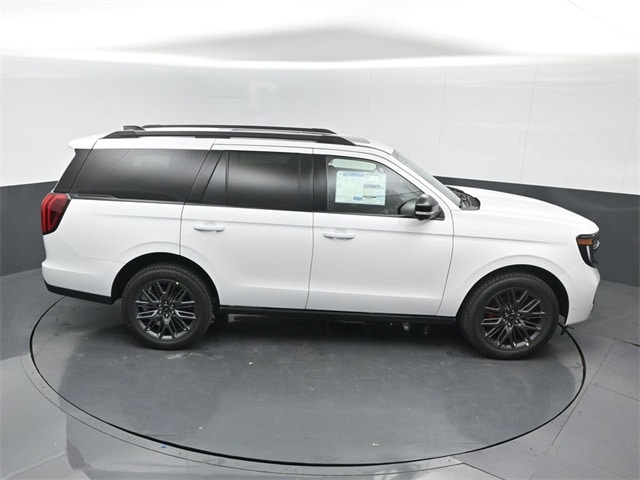 new 2025 Ford Expedition car, priced at $85,230
