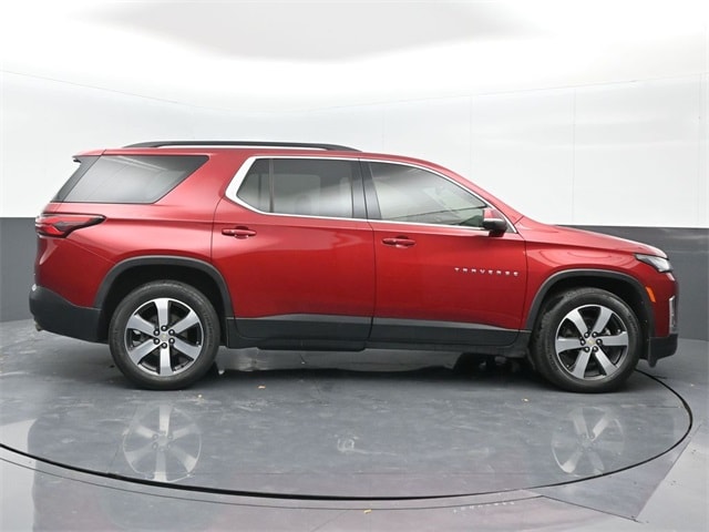 used 2022 Chevrolet Traverse car, priced at $30,194