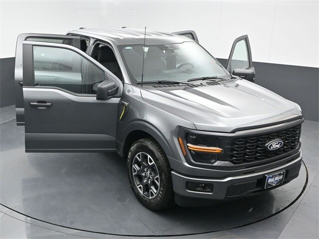 new 2025 Ford F-150 car, priced at $43,083