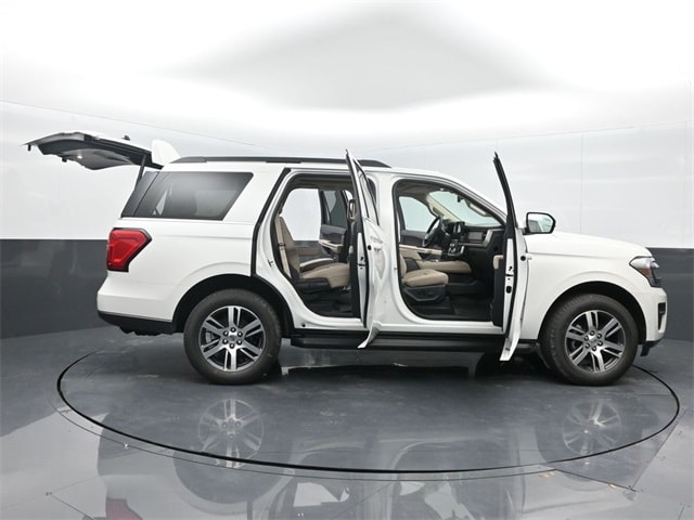 new 2024 Ford Expedition car, priced at $66,095