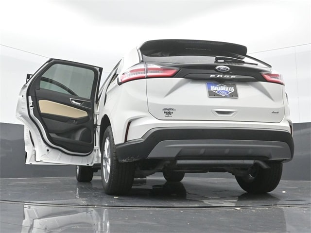 new 2024 Ford Edge car, priced at $37,020