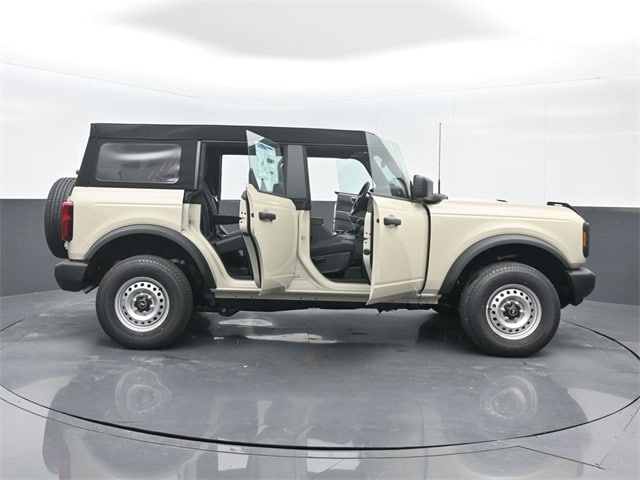 new 2025 Ford Bronco car, priced at $41,280