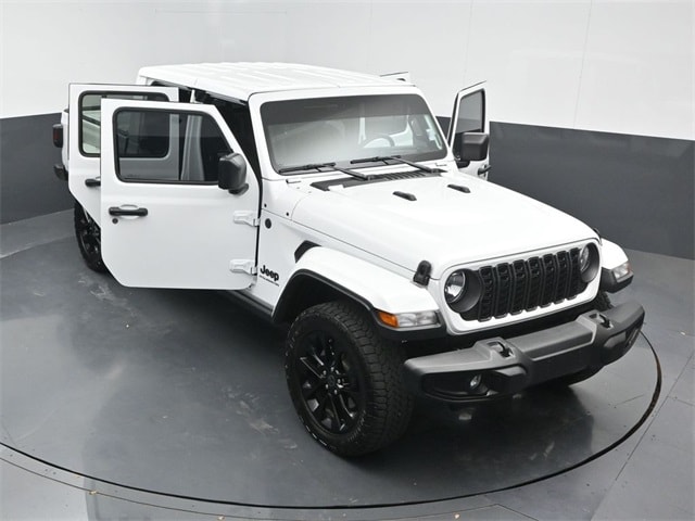 used 2024 Jeep Gladiator car, priced at $37,988