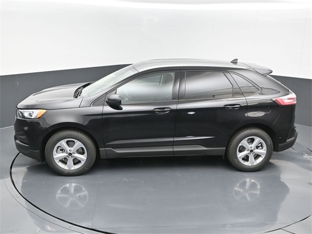 new 2024 Ford Edge car, priced at $33,060