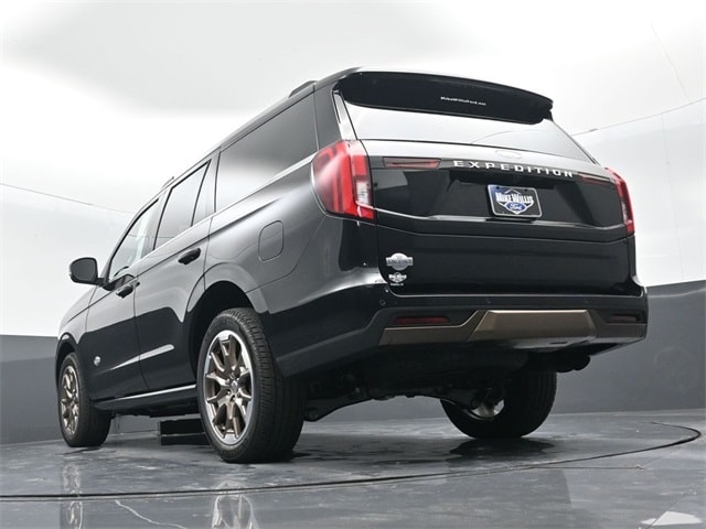 new 2025 Ford Expedition car, priced at $86,795