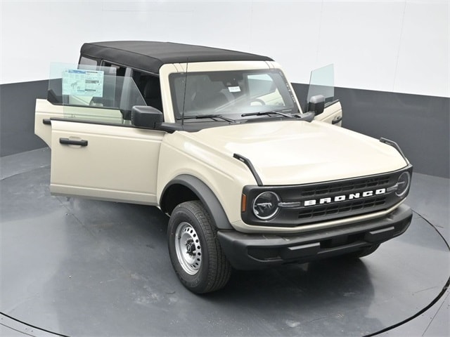 new 2025 Ford Bronco car, priced at $41,280