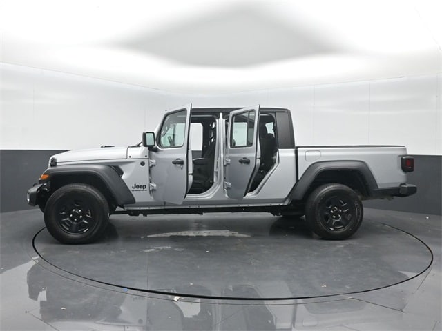 used 2023 Jeep Gladiator car, priced at $32,789