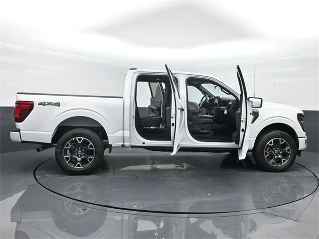 new 2024 Ford F-150 car, priced at $51,624