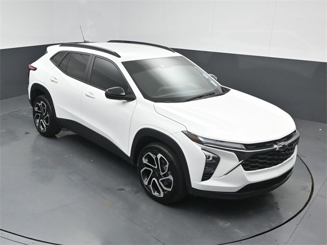 used 2025 Chevrolet Trax car, priced at $24,182