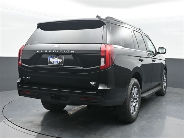 new 2025 Ford Expedition car, priced at $68,210