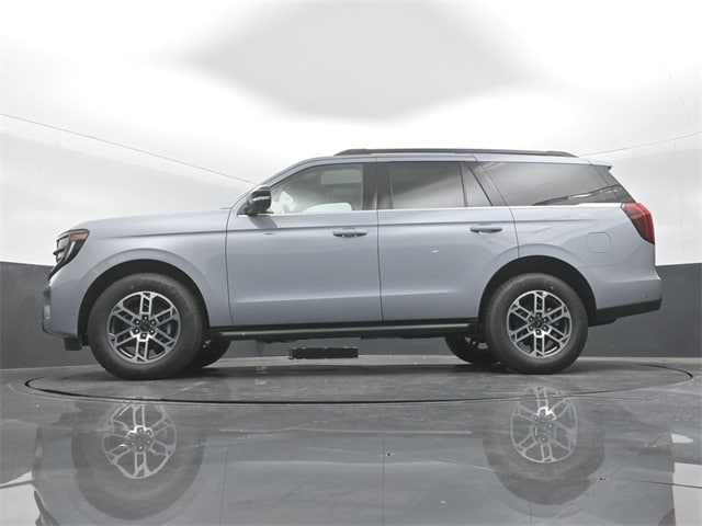 new 2025 Ford Expedition car, priced at $69,205