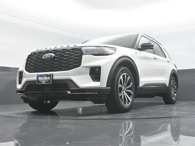 new 2025 Ford Explorer car, priced at $42,885