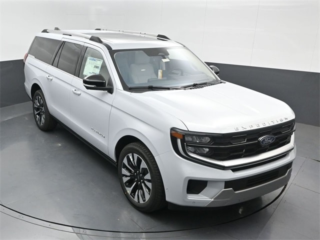 new 2025 Ford Expedition car, priced at $82,435