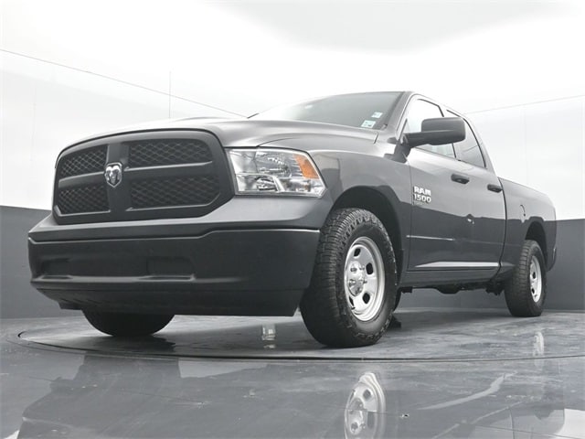 used 2019 Ram 1500 Classic car, priced at $18,554