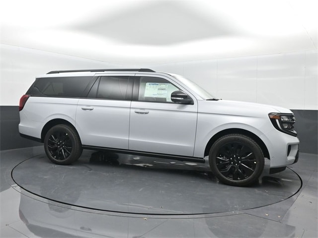 new 2025 Ford Expedition car, priced at $83,195