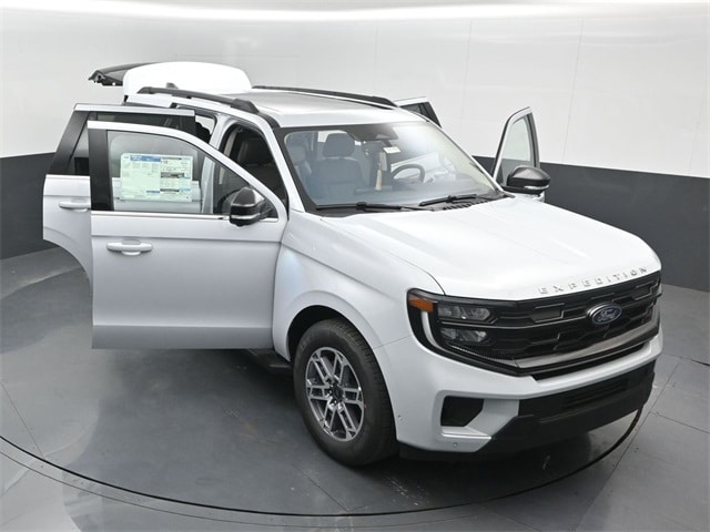 new 2025 Ford Expedition car, priced at $68,210