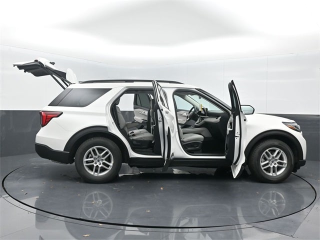 new 2025 Ford Explorer car, priced at $42,105