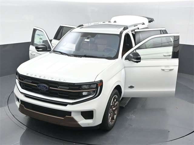 new 2025 Ford Expedition car, priced at $89,845