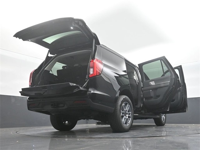 new 2025 Ford Expedition car, priced at $68,210
