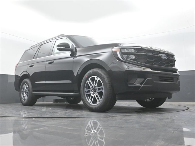 new 2025 Ford Expedition car, priced at $68,210