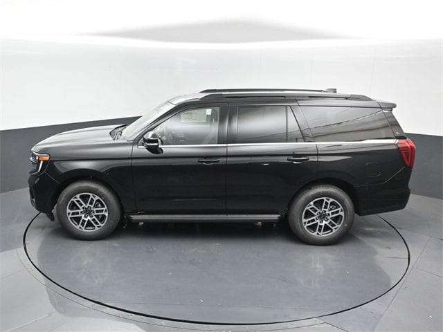 new 2025 Ford Expedition car, priced at $68,210