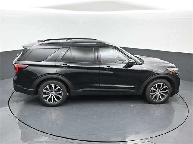 new 2025 Ford Explorer car, priced at $43,590