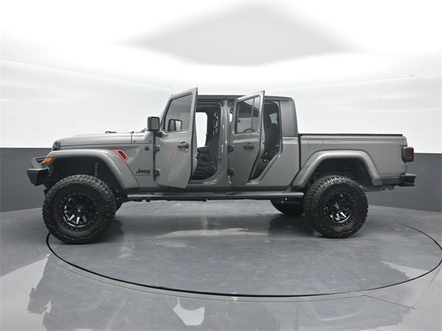 used 2020 Jeep Gladiator car, priced at $33,983