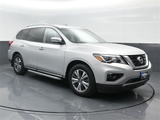 used 2020 Nissan Pathfinder car, priced at $19,935