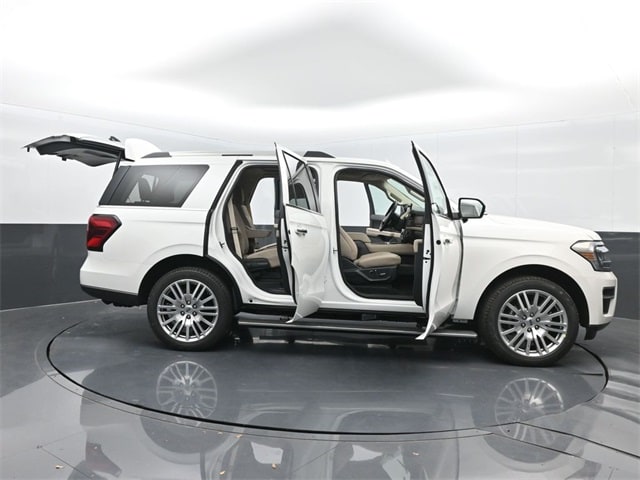 new 2024 Ford Expedition car, priced at $64,395